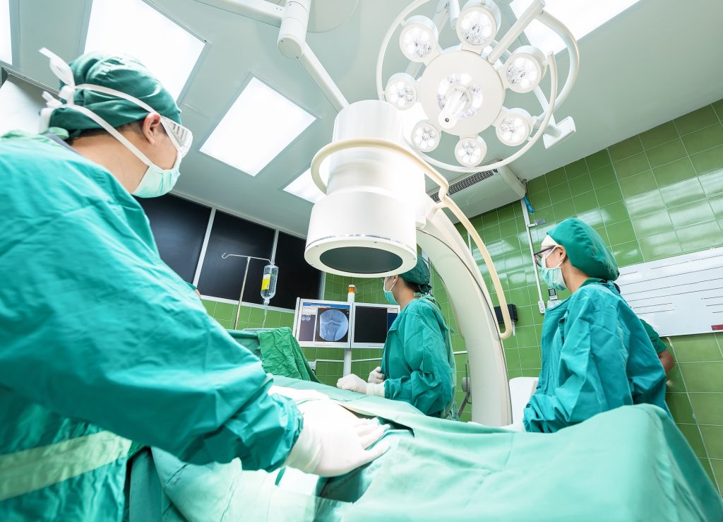 Szpital chirurgiczny – czym się charakteryzuje