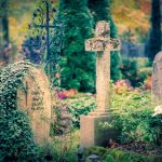 Pochówek świecki na cmentarzu katolickim – możliwość czy kompromis?